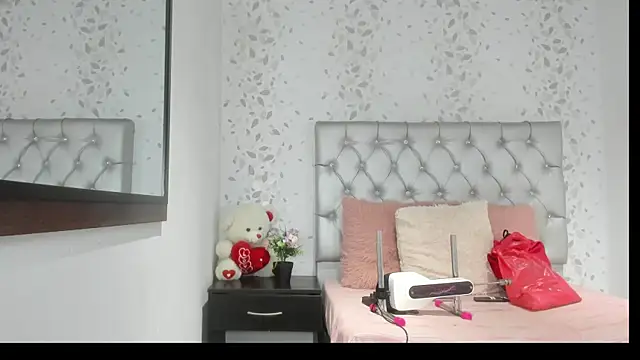 Snapshot of brenda_sofia69 chatting on June 30, 1:45 pm brenda sofia69 online show from June 30, 1:45 pm