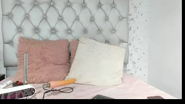 Snapshot of brenda_sofia69 chatting on July 28, 4:39 pm brenda sofia69 online show from July 28, 4:39 pm