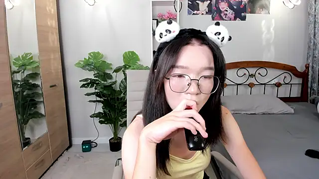 syuri sun online show from July 30, 2:16 pm