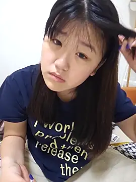Snapshot of mianmian-666 chatting on April 29, 2:32 pm mianmian-666 online show from April 29, 2:32 pm