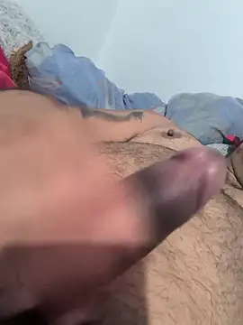 Snapshot of J0s32323 chatting on April 2, 6:27 pm J0s32323 online show from April 2, 6:27 pm