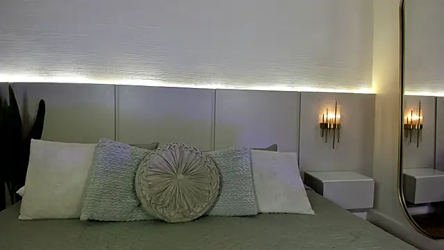Cami Shine online show from July 18, 2:27 am