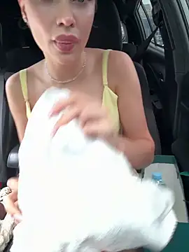 Girl-Mia online show from May 14, 5:03 am