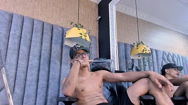 Snapshot of EthanCarterr chatting on April 5, 12:30 am EthanCarterr online show from April 5, 12:30 am