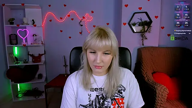 Snapshot of marta_smith1 chatting on April 2, 7:22 pm marta smith1 online show from April 2, 7:22 pm