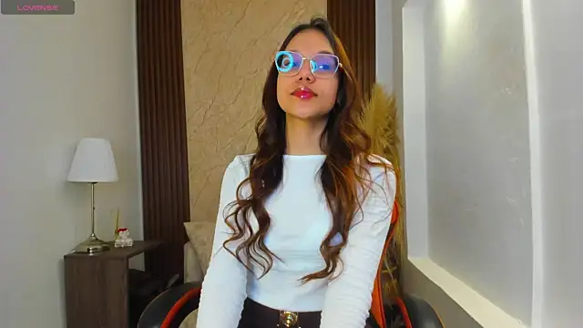 Vi zzy online show from April 3, 5:55 pm