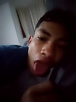 Paiva2122 online show from April 3, 9:51 am