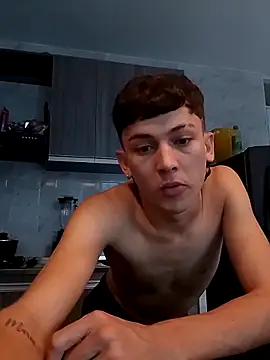 Snapshot of noahcambel chatting on April 1, 10:29 pm noahcambel online show from April 1, 10:29 pm