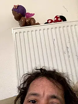 Snapshot of nono834 chatting on April 6, 9:49 pm nono834 online show from April 6, 9:49 pm