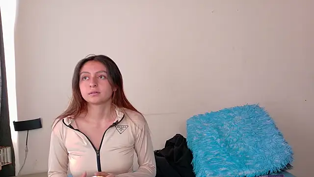 Snapshot of Lala_fluffy chatting on April 4, 7:44 pm Lala fluffy online show from April 4, 7:44 pm