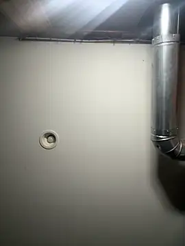 Snapshot of MrSlingIt chatting on April 1, 3:40 am MrSlingIt online show from April 1, 3:40 am