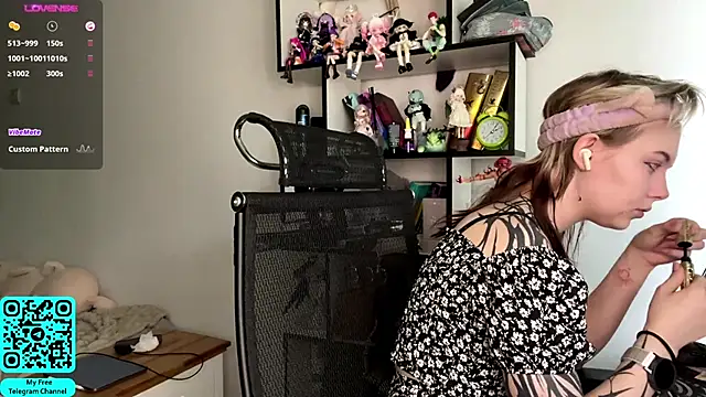 MadalynNosel online show from May 13, 7:06 am