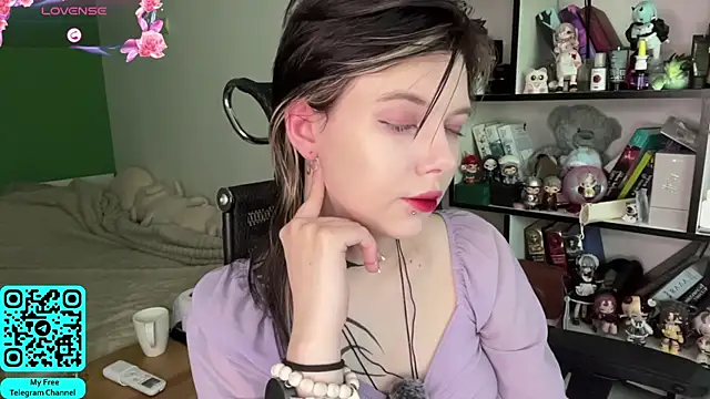 MadalynNosel online show from June 20, 7:11 am