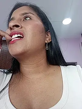 SofiaMendez1  online show from April 28, 3:06 pm