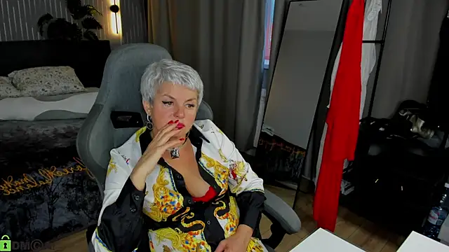 Linda Zef1r online show from June 3, 1:19 am
