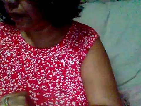 Snapshot of Roxanna73 chatting on April 1, 9:56 pm Roxanna73 online show from April 1, 9:56 pm