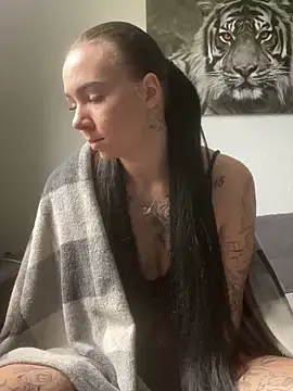 zoeelinks online show from April 2, 8:12 am