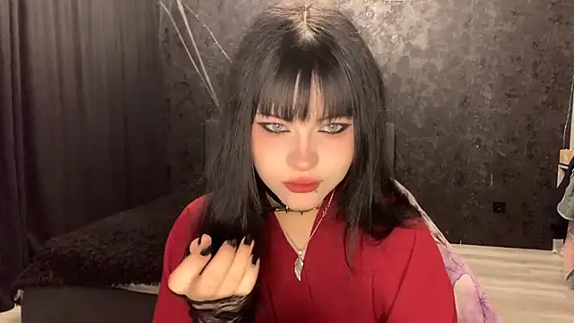 EmilyEmbears online show from April 29, 5:22 am