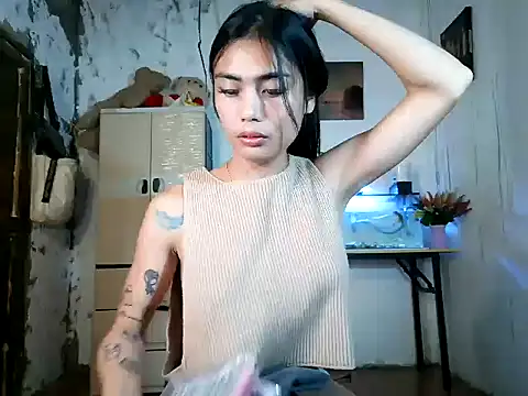 Snapshot of Martha4you chatting on June 25, 10:14 pm Martha4you online show from June 25, 10:14 pm