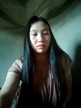 lucynguyen2 online show from April 3, 2:20 am