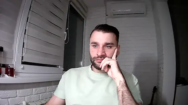 Snapshot of DaddySlava chatting on April 2, 5:10 pm DaddySlava online show from April 2, 5:10 pm