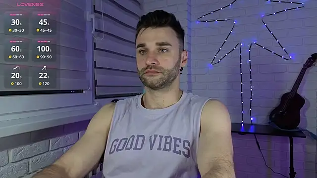 Snapshot of DaddySlava chatting on June 7, 8:45 pm DaddySlava online show from June 7, 8:45 pm