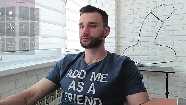 Snapshot of DaddySlava chatting on June 19, 5:28 pm DaddySlava online show from June 19, 5:28 pm