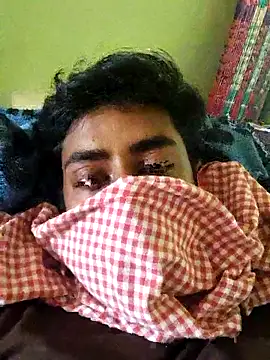 Snapshot of chacoboy01 chatting on April 3, 3:48 am chacoboy01 online show from April 3, 3:48 am