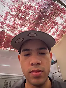 Snapshot of Mr_Yonder chatting on April 2, 12:47 pm Mr Yonder online show from April 2, 12:47 pm