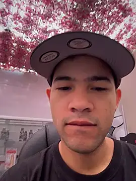 Snapshot of Mr_Yonder chatting on April 3, 12:58 pm Mr Yonder online show from April 3, 12:58 pm