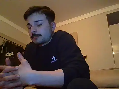 Snapshot of Hayat2Bilet chatting on April 2, 5:43 pm Hayat2Bilet online show from April 2, 5:43 pm