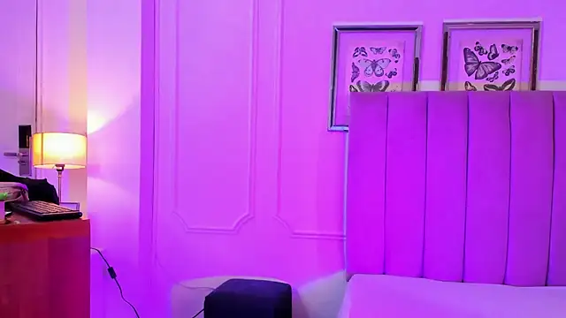 Snapshot of Alexa_fox669 chatting on July 10, 1:14 pm Alexa fox669 online show from July 10, 1:14 pm