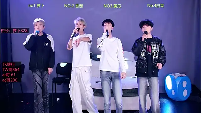 Snapshot of Looknice-001 chatting on April 1, 6:38 pm Looknice-001 online show from April 1, 6:38 pm