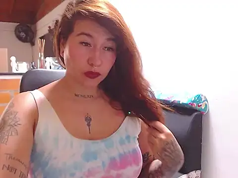 Snapshot of Antonia_Ferri chatting on April 5, 3:31 pm Antonia Ferri online show from April 5, 3:31 pm