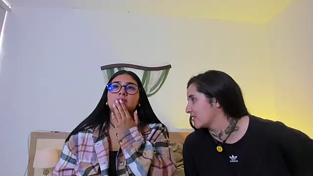 Elisa n Emma online show from April 20, 7:26 pm