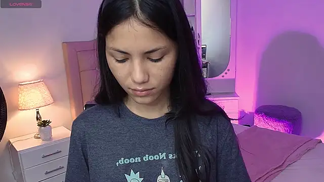 littleflame18 online show from April 20, 2:09 pm