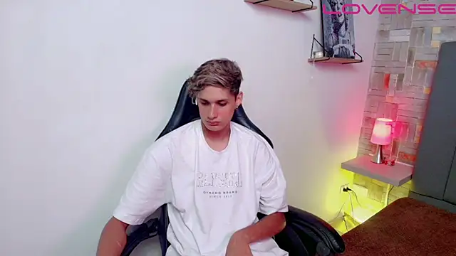 Snapshot of flaquito___ chatting on April 4, 9:12 pm flaquito online show from April 4, 9:12 pm