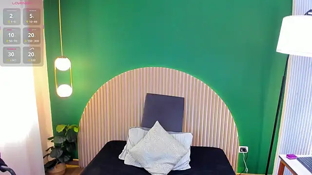 Alicecoule  online show from June 26, 11:36 am