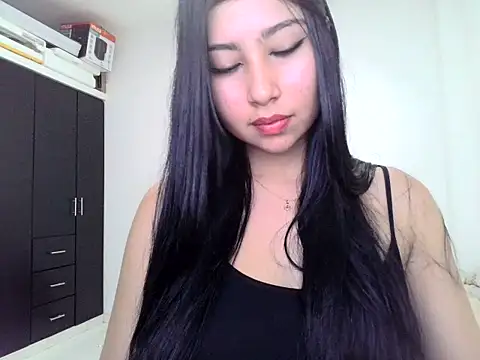 nylah14 online show from July 27, 11:45 pm