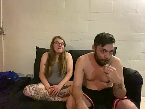 Snapshot of inkeddoll chatting on April 2, 1:58 am inkeddoll online show from April 2, 1:58 am