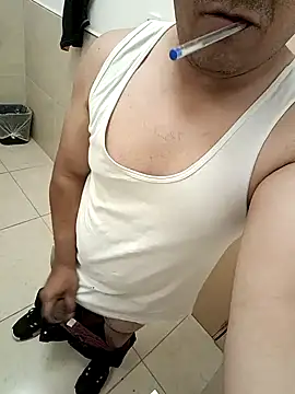 lobo caliente37 online show from April 2, 10:07 pm