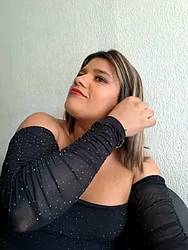 Mia 80 online show from April 7, 7:14 pm