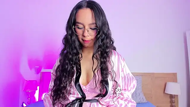 DaphneValucci online show from May 13, 7:55 pm