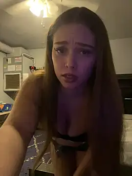 Snapshot of mariex83 chatting on April 4, 2:54 am mariex83 online show from April 4, 2:54 am