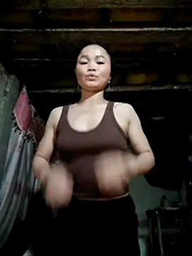 Tieuvy122 online show from May 13, 11:22 pm