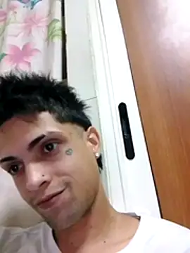 Snapshot of PornoCubanohot chatting on April 2, 11:24 pm PornoCubanohot online show from April 2, 11:24 pm