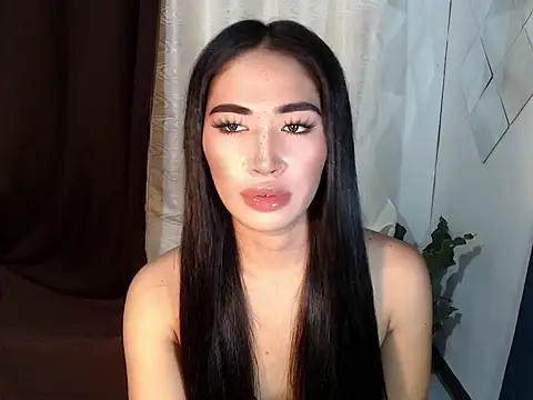 Snapshot of urasiankylie chatting on May 19, 2:01 pm urasiankylie online show from May 19, 2:01 pm