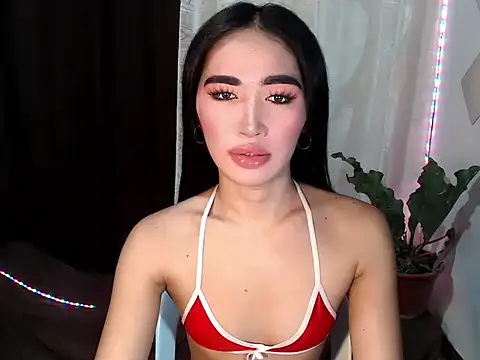 Snapshot of urasiankylie chatting on July 4, 5:30 pm urasiankylie online show from July 4, 5:30 pm
