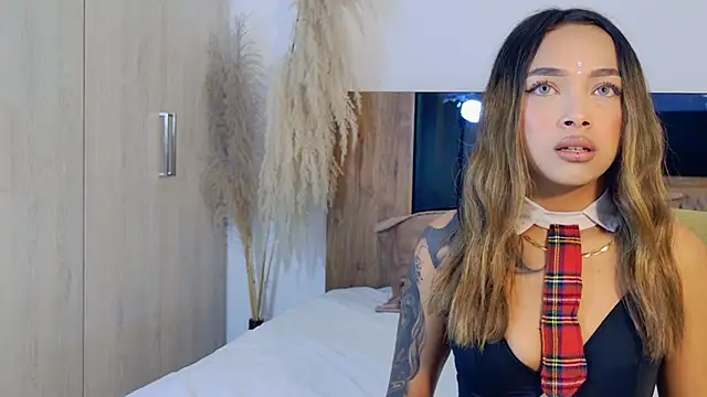 Snapshot of LaraBelmon chatting on May 27, 1:57 am LaraBelmon online show from May 27, 1:57 am