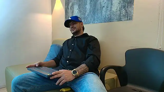TROY KIRK online show from May 13, 3:59 am